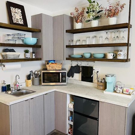 Coastal Chic Suite With Kitchenette And Private Entrance 세인트피터즈버그 외부 사진