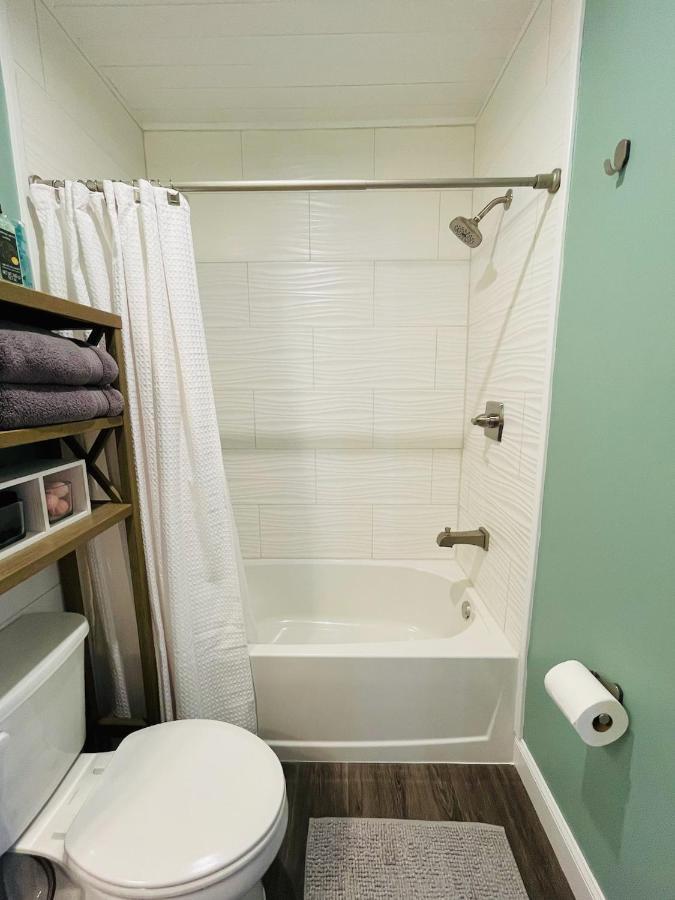 Coastal Chic Suite With Kitchenette And Private Entrance 세인트피터즈버그 외부 사진