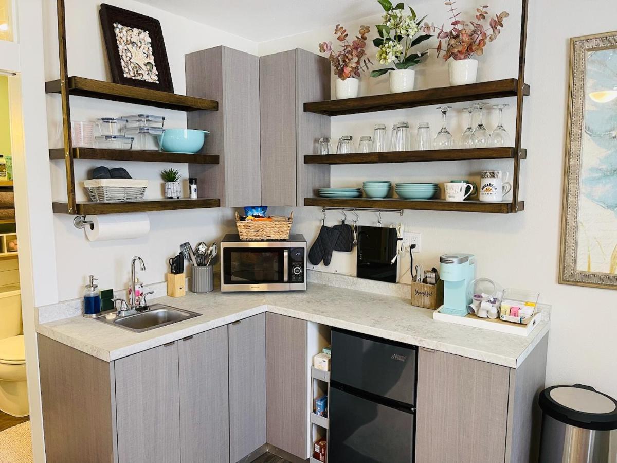 Coastal Chic Suite With Kitchenette And Private Entrance 세인트피터즈버그 외부 사진